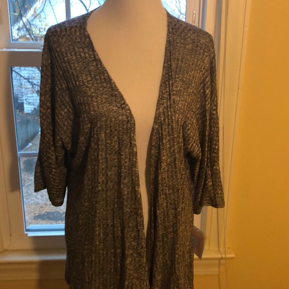 LuLaRoe Sweaters - LuLaRoe Lindsay-Size S